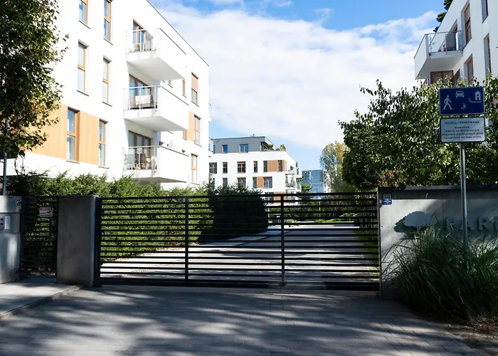 Elegancki Park Bazantow *